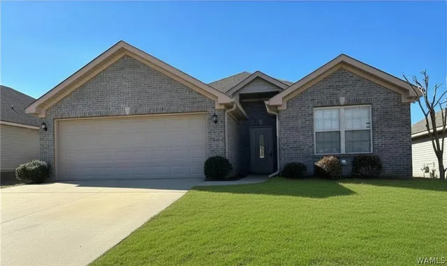 16379 Pottery Ln, Moundville, AL 35474