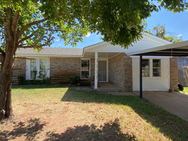 426 W  Hillcrest Dr, Mustang, OK 73064