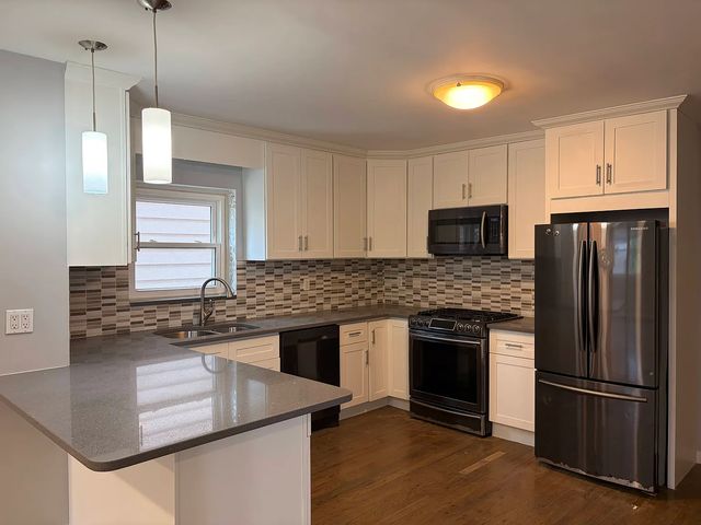 23-24 31st Dr #1, Astoria, NY 11106