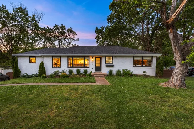 2320 Ridgeland Dr, Nashville, TN 37214