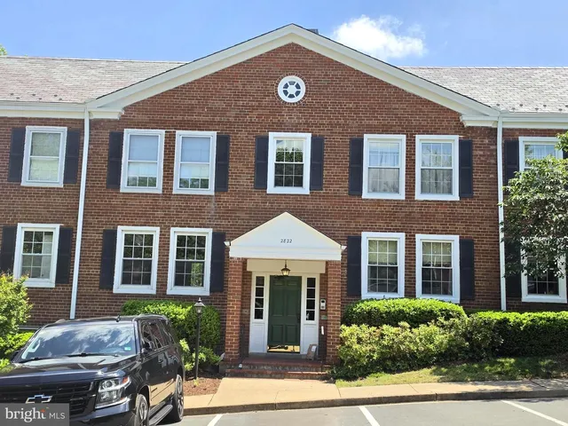2822 S  Abingdon St #B2, Arlington, VA 22206