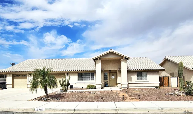 2762 S  36th Dr, Yuma, AZ 85364
