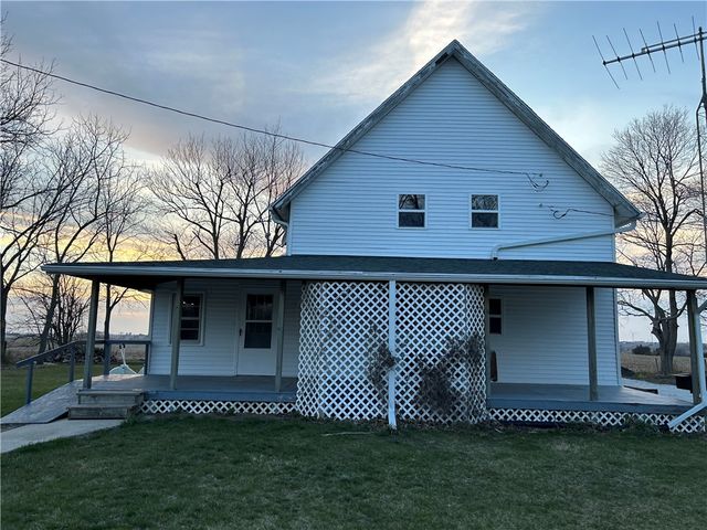 3245 110th St, Creston, IA 50801