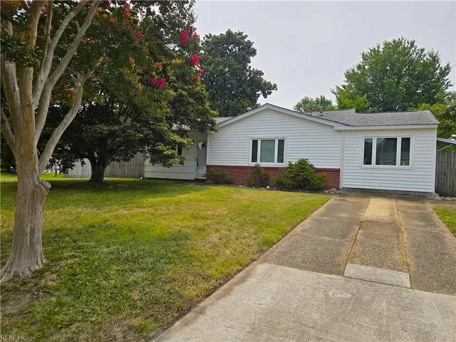 4721 Lonewillow Ln, Virginia Beach, VA 23455