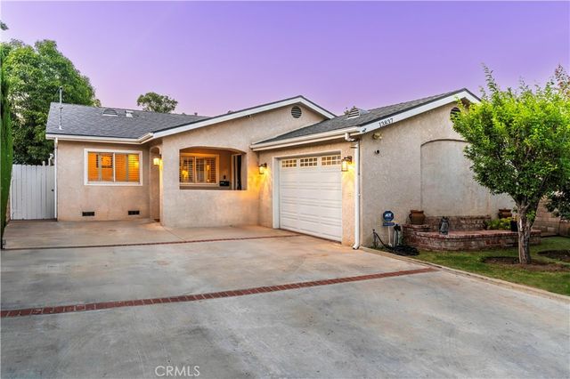 13837 Sylvan St, Van Nuys, CA 91401