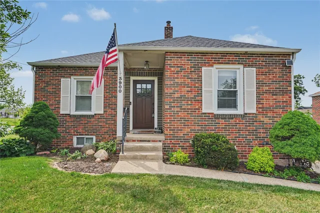 3900 Hart Ct   NE, Cedar Rapids, IA 52402