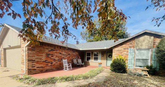 2105 Donner Ave, Ponca City, OK 74604
