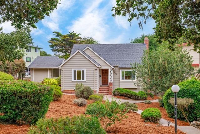970 Lighthouse Ave, Pacific Grove, CA 93950