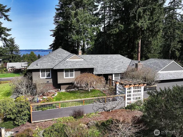 1093 Village Loop, Langley, WA 98260