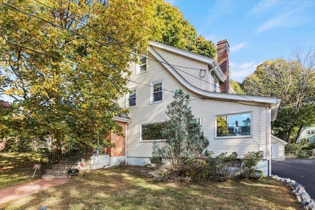 87 Common St, Watertown, MA 02472