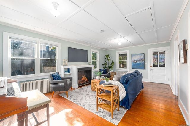1005 Bay Ave, Mattituck, NY 11952
