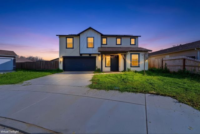 2456 Wolf Creek Place, Tulare, CA 93274