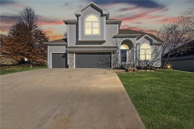 10118 Miller Ln, Kansas City, KS 66109