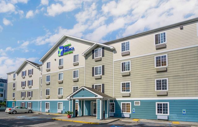 7477 Northside Dr #8099, North Charleston, SC 29420