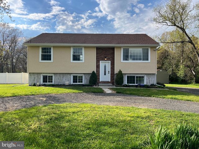 359 Blackwood Ave, Franklinville, NJ 08322