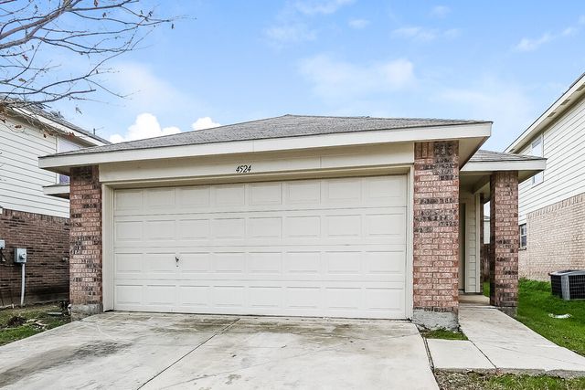 4524 Waterford Dr, Fort Worth, TX 76179