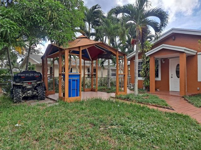 3708 SW 58th Ave, Hollywood, FL 33023