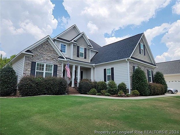 2412 Thorngrove Ct, Fayetteville, NC 28303