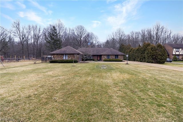 9433 Reed Rd, North Ridgeville, OH 44039