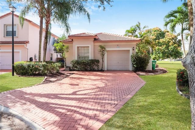 6211 NW 38th Dr, Coral Springs, FL 33067