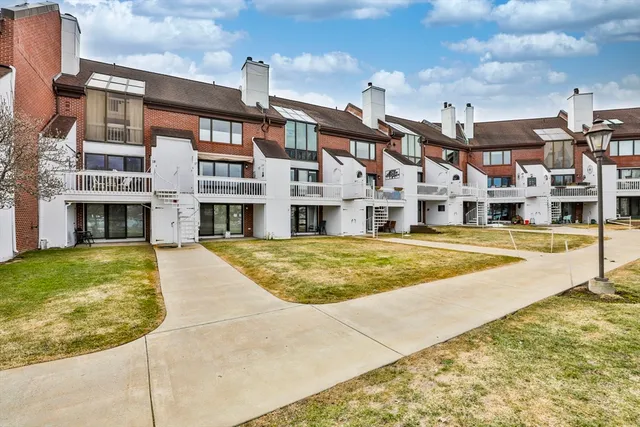 126 Merrimac St #18, Newburyport, MA 01950