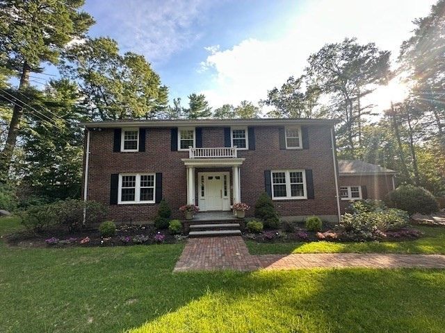 186 Pecunit St, Canton, MA 02021