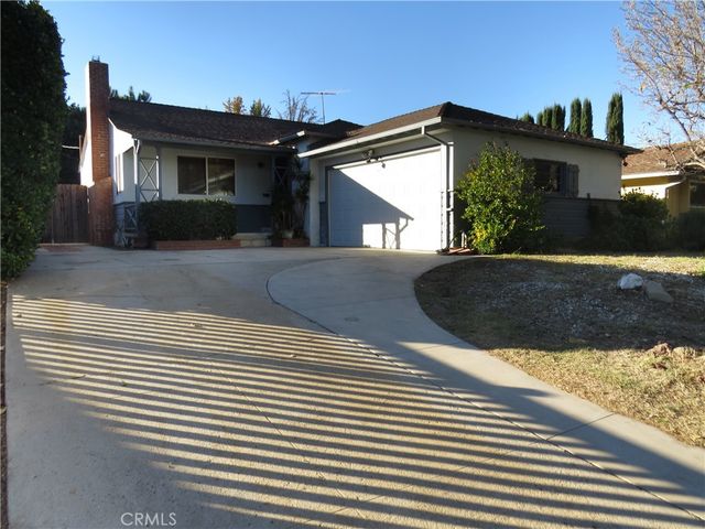 22120 Costanso St, Woodland Hills, CA 91364