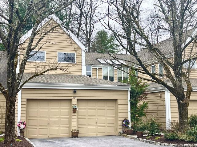 204 Dogwood Court, Poughkeepsie, NY 12601