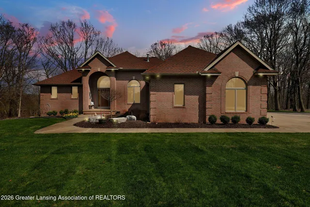 8446 Carriage Ln, Portland, MI 48875