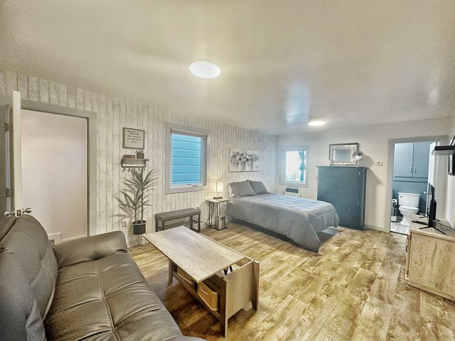 544 Moscow St, San Francisco, CA 94112