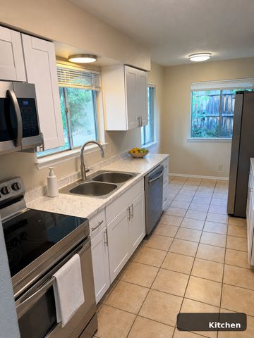 11504 Phoenix Ave NE, Albuquerque, NM 87112