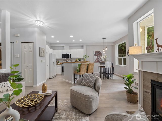 12530 Admiralty Way #J103, Everett, WA 98204
