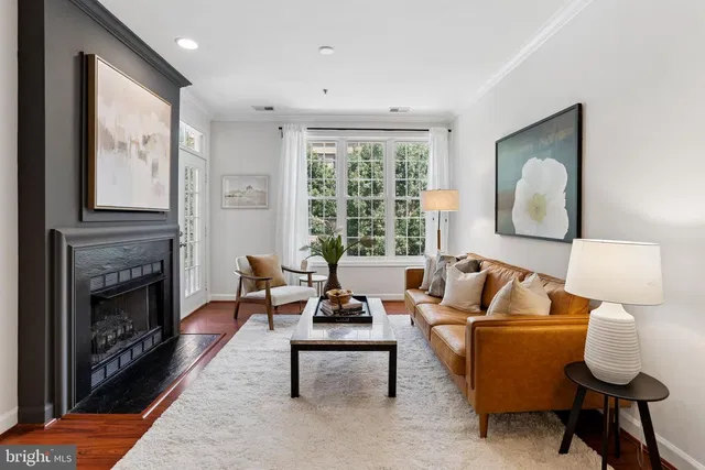 2330 14th St N #308, Arlington, VA 22201
