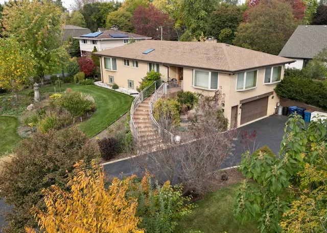 518 E  Niagara Ave, Schaumburg, IL 60193