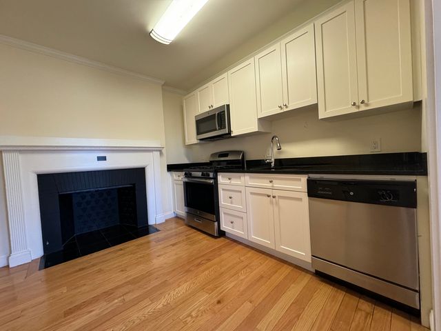 219 Commonwealth Ave  #2I, Chestnut Hill, MA 02467