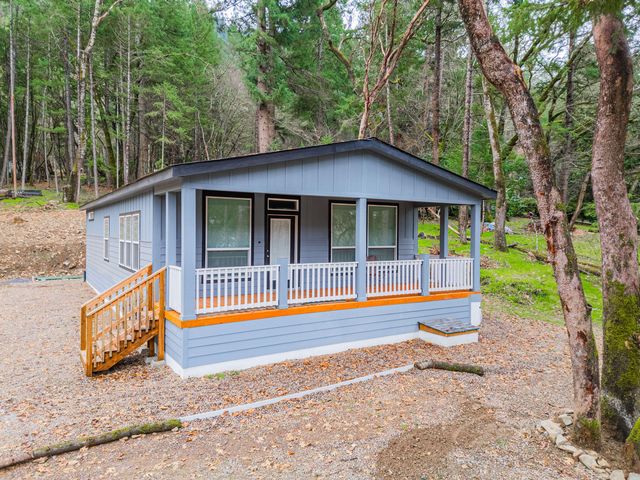 7743 Rogue River Hwy, Grants Pass, OR 97527
