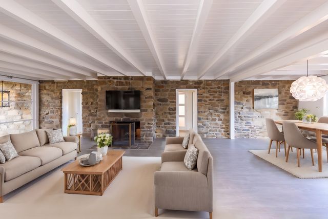 216 Del Norte Rd, Ojai, CA 93023