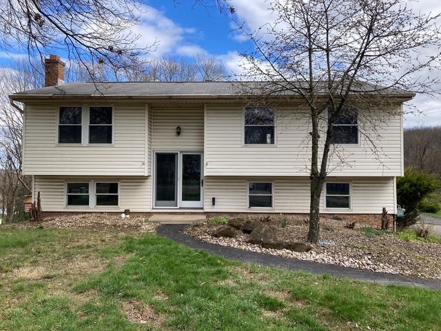751 Skyview Dr, Cranberry Township, PA 16066