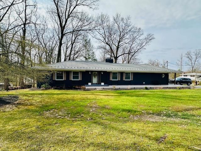 52 Applewood Valley Dr, Clarion, PA 16214