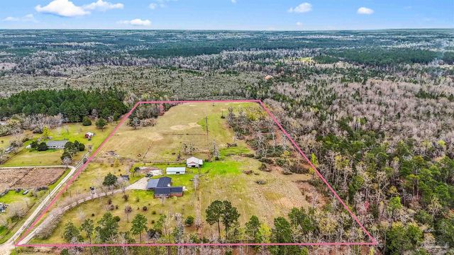 1956 Well Line Rd, Cantonment, FL 32533