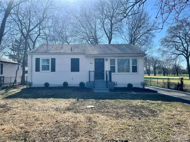 4224 Ashby Rd, Saint Ann, MO 63074