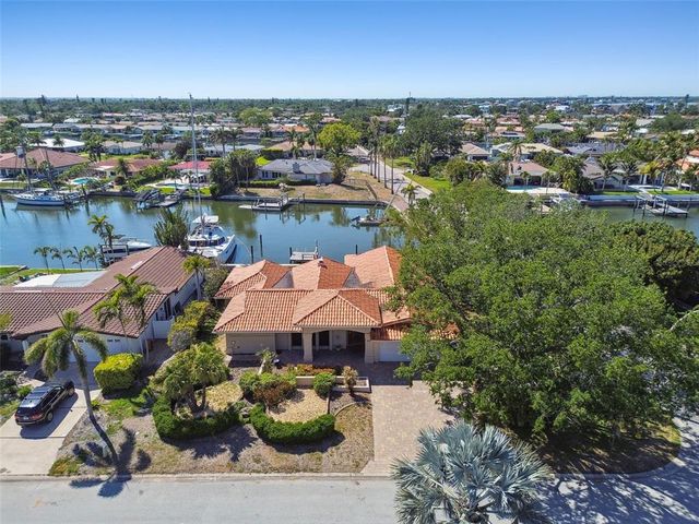 1997 Kansas Ave NE, Saint Petersburg, FL 33703