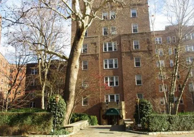 280 Bronxville Rd #2B, Bronxville, NY 10708