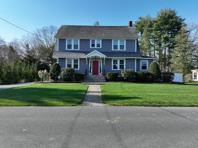 31 Governors Ave, Milford, CT 06460