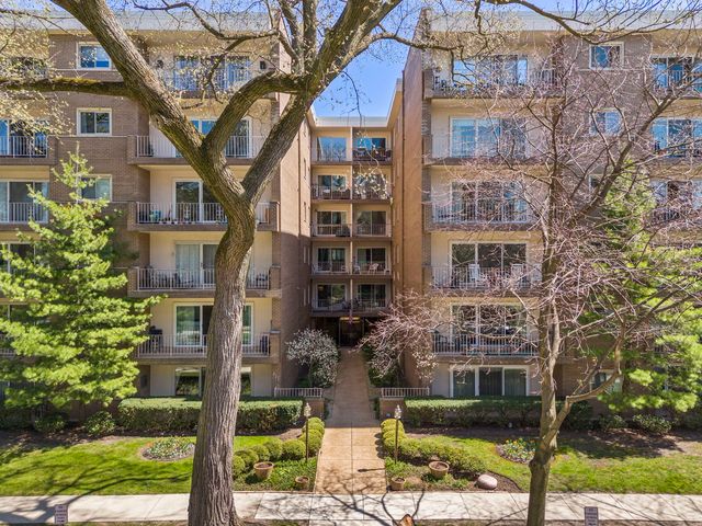 411 Ashland Ave #5A, River Forest, IL 60305
