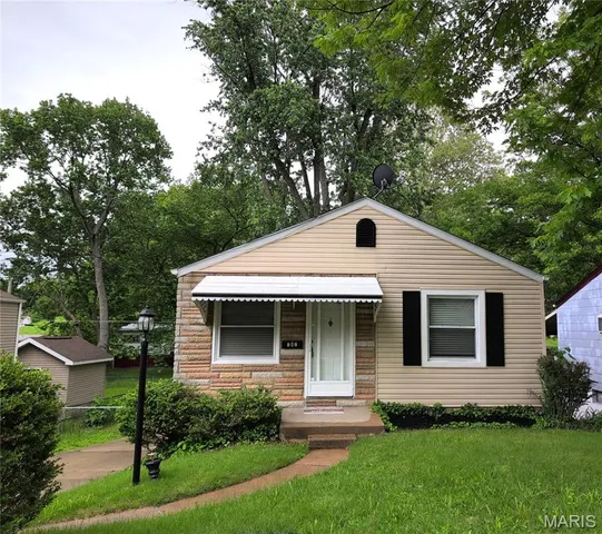 808 Arline Ave, Saint Louis, MO 63135