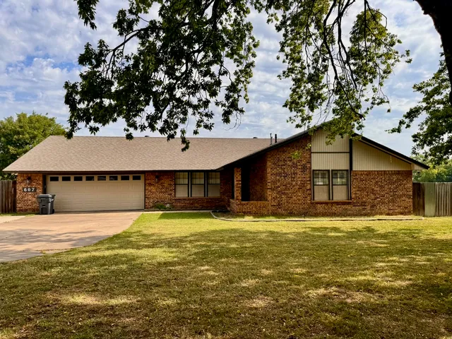 607 Wallace St   NW, Ardmore, OK 73401
