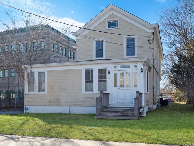 431 Griffing Avenue, Riverhead, NY 11901