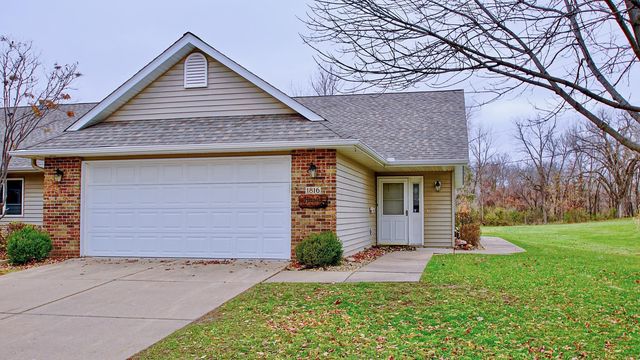 1816 Cherry St, Red Wing, MN 55066