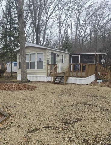 17/20 & 21 Woodhaven Dr E, Sublette, IL 61367